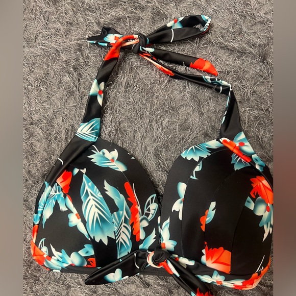 Black Floral Swimsuit Top! - Picture 6 of 15